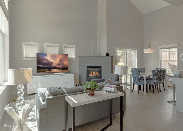 Modern Parkview House Living Room